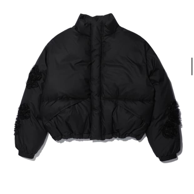 유희 플라워 자수 푸퍼 자켓 블랙 코사지 패딩 아우터