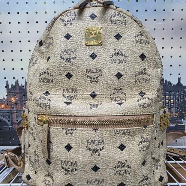 정품/ MCM 스타크 백팩 사이드 스터드 비세토스백팩 GE04