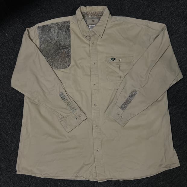 Mossy okas 리얼트리 패치 오버셔츠