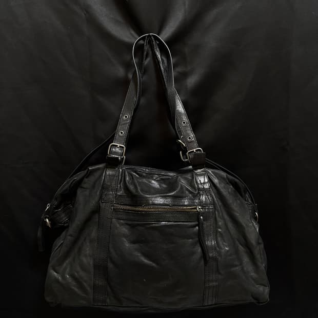“Unknown” Y2K Black Leather Bag