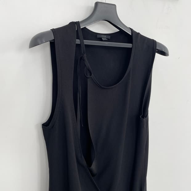 코스 블랙 랩 스타일 끈 나시 원피스