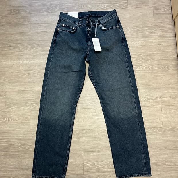 (새상품) 아르켓 오션 루즈테이퍼드핏 데님 청바지