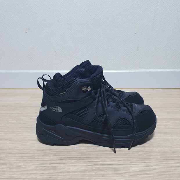 노스페이스 스톰브레이크 워터가드 등산화 250