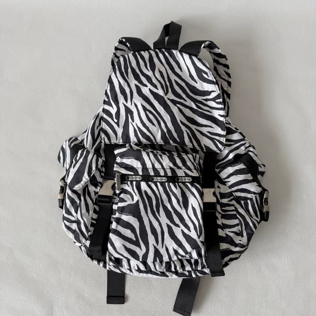 레스포삭(LeSportsac) 지브라 3포켓 백팩