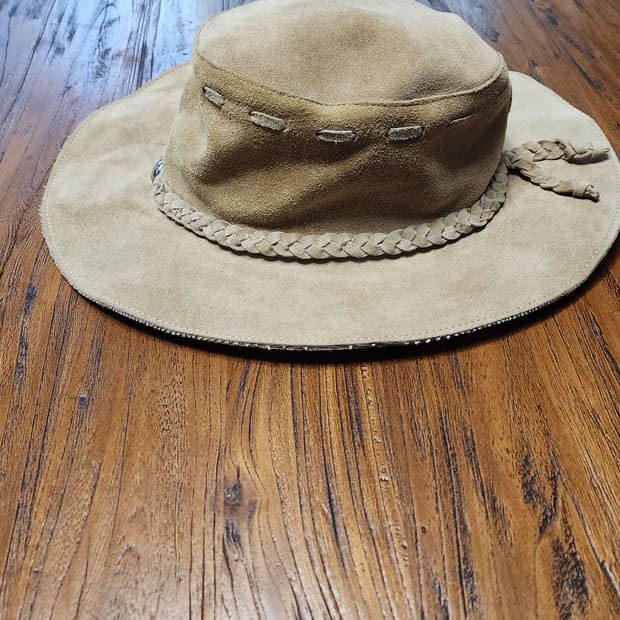 바나나 리퍼블릭 스웨이드 페도라 모자