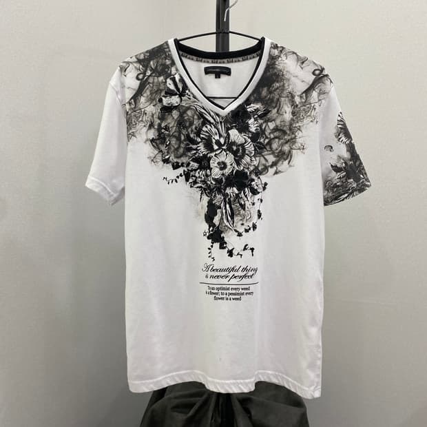 Semantic Design Graphic V-neck Top