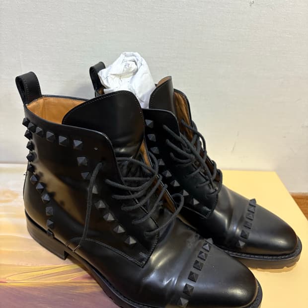 발렌티노 레더 스터드 부츠