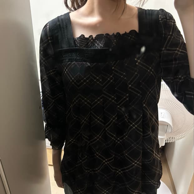 체크패턴 블라우스