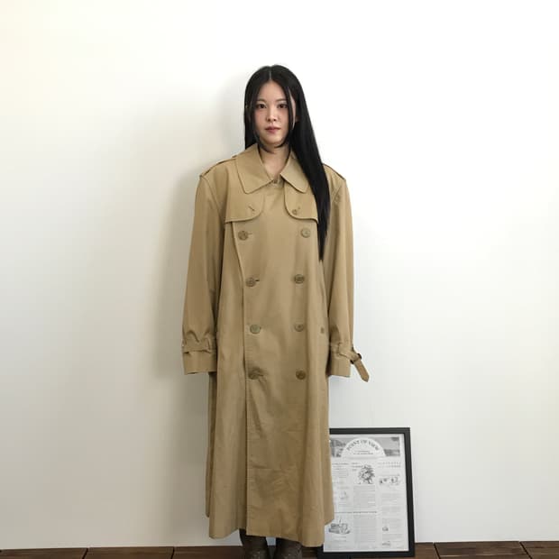 Vintage Burberrys Trench Coat Beige