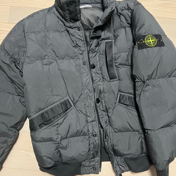 스톤아일랜드 크링클랩스 패딩 그레이 105