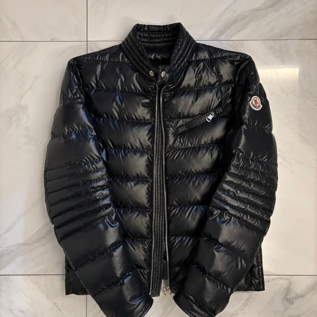 몽클레어 오띠 유광 경량패딩