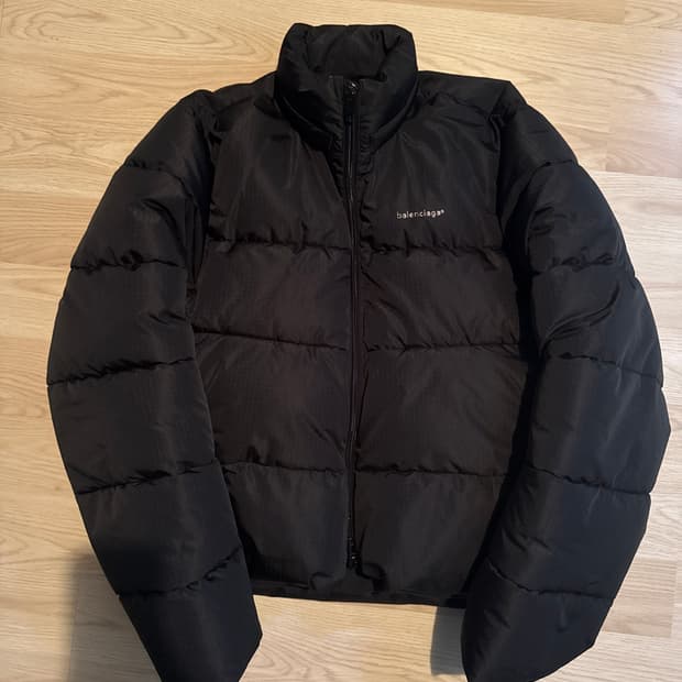 발렌시아가 c컬 패딩 44사이즈