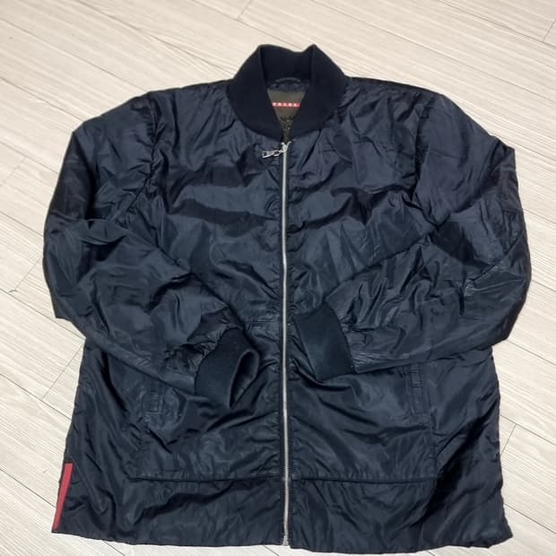 프라다 블랙 봄버 자켓(50)