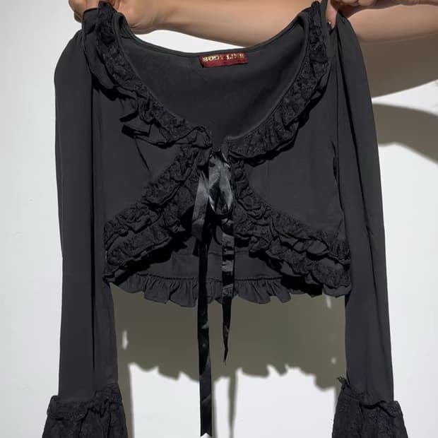 바디라인 프릴자켓