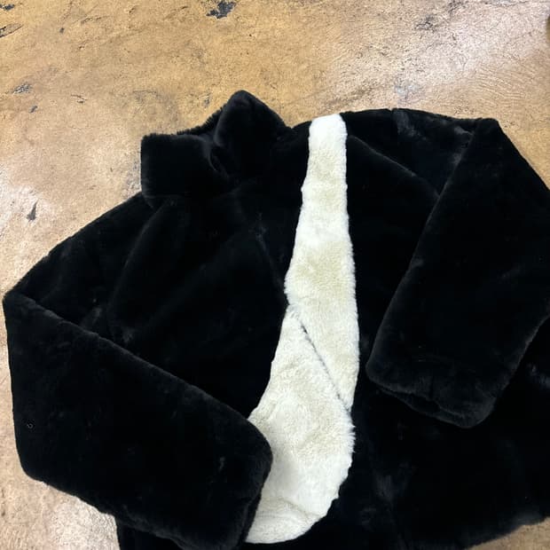 나이키 블랙 빅 스우시 퍼 털 자켓 집업