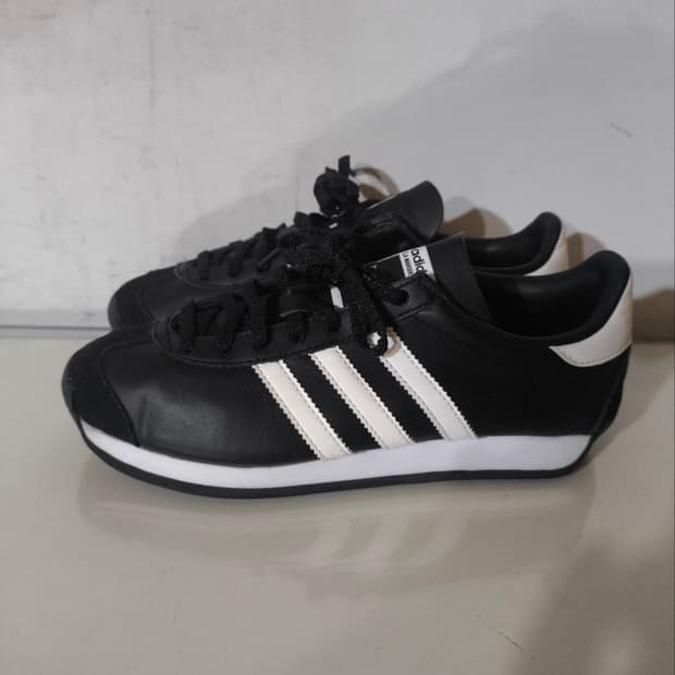 225mm 아디다스 컨트리 og 코어블랙 스니커즈