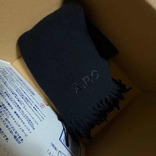 아페쎄  APC 울 머플러 목도리 자수 블랙 검정 A.P.C.