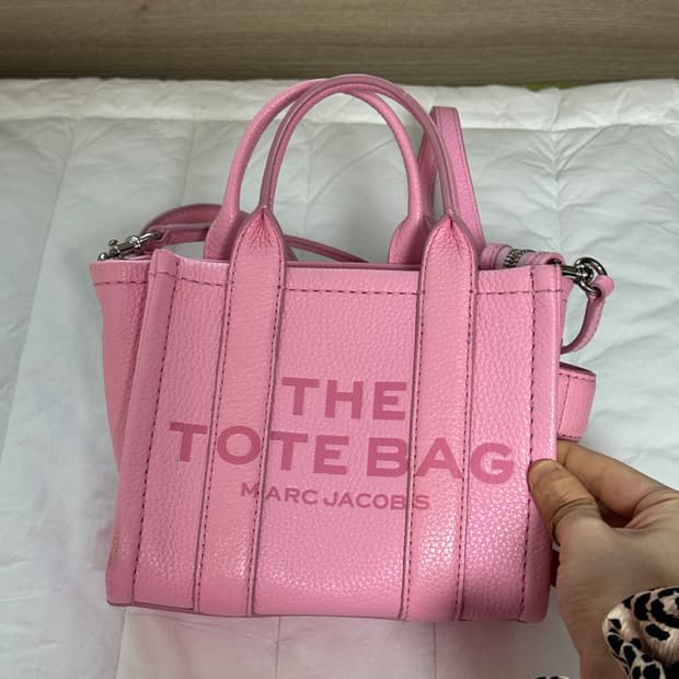 마크제이콥스 더 토트백 레더