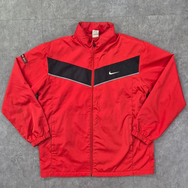 NIKE 바람막이