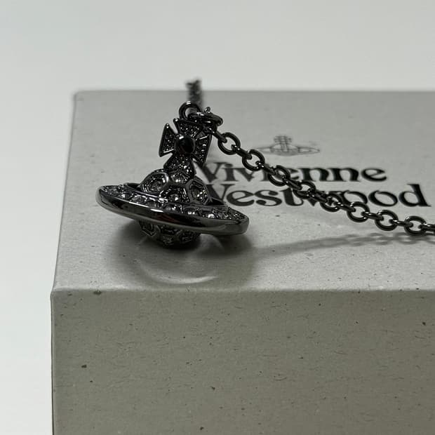 비비안웨스트우드 메탈 큐빅 orb 행성 목걸이