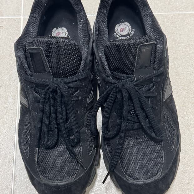 뉴발란스 990v4 올블랙