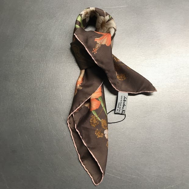 패레가모 실크 스카프