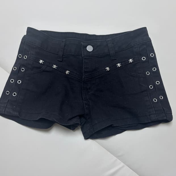 로우라이즈 반바지