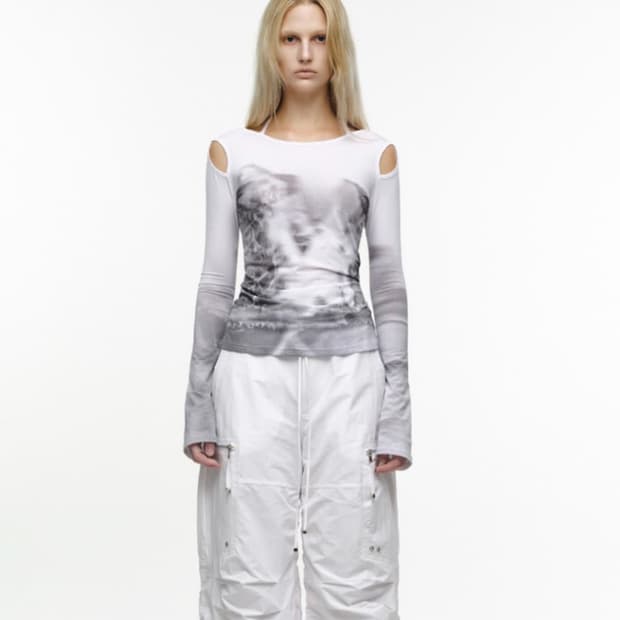 나체 컷 아웃 슬림핏 롱슬리브