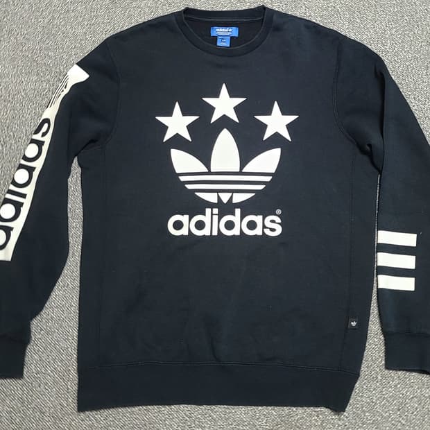 ]아디다스 오리지널 스트릿로고 크루  기모 맨투맨 105