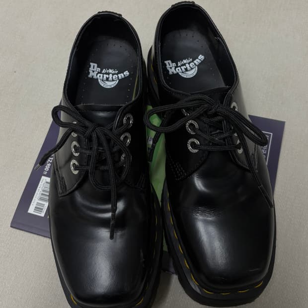닥터마틴 스퀘어드 3홀 워커 신발 스퀘어토