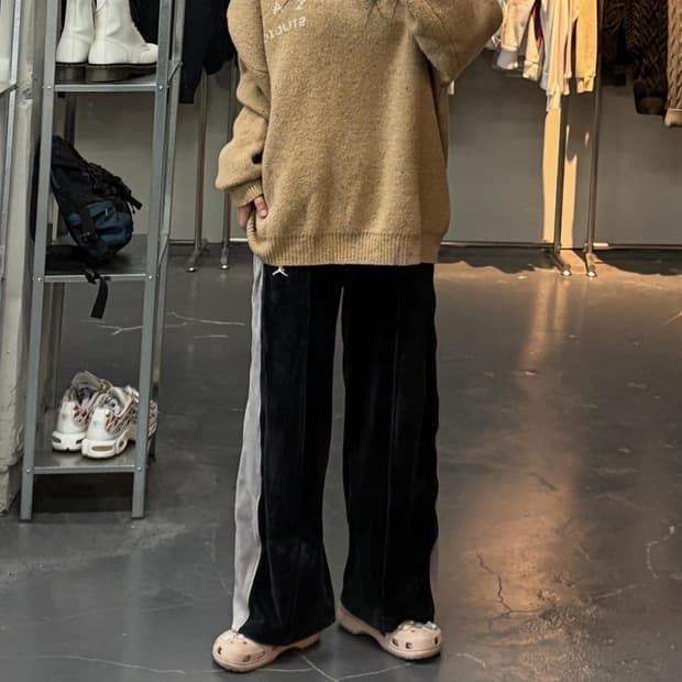 아이앱 스튜디오 X 새들러하우스 니트치즈 스웨터 A2919