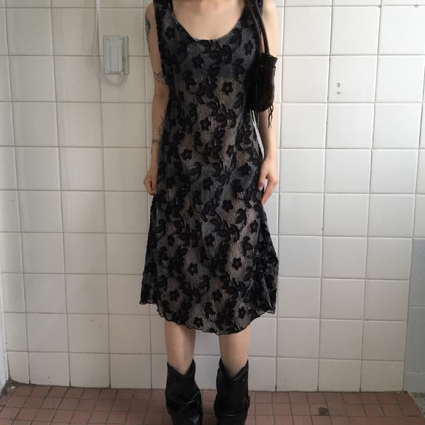 Pattern point sleeveelsss onepiece