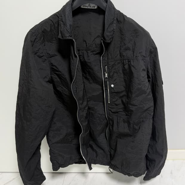 스톤아일랜드 25SS 나일론메탈 오버셔츠 블랙 XL