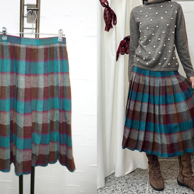 Blue check pattern skirt