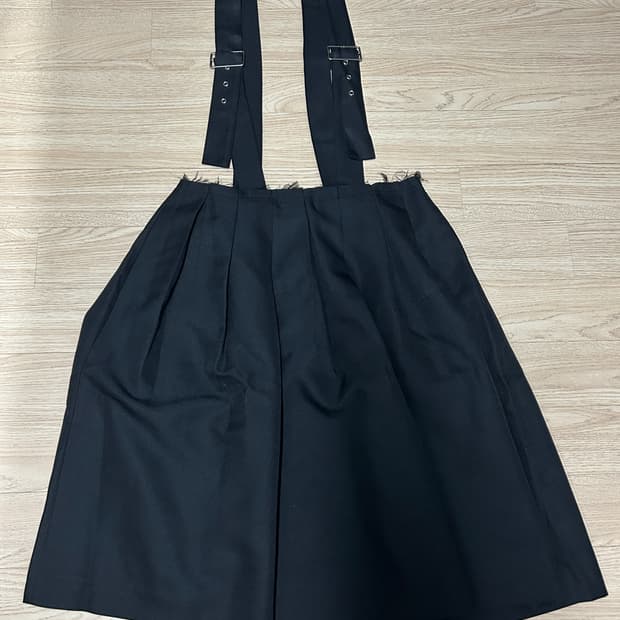 생긴스튜디오 서스펜더스커트 새상품
