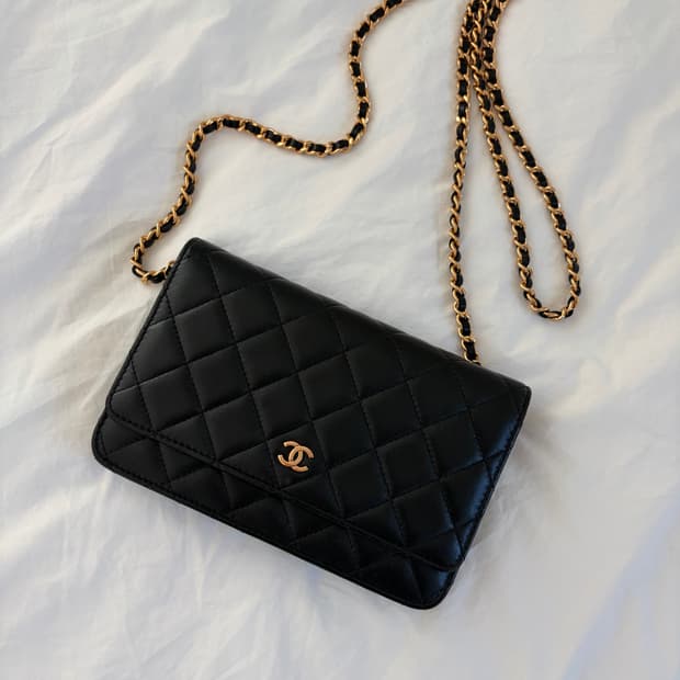 샤넬 클래식 WOC 램스킨 블랙 금장