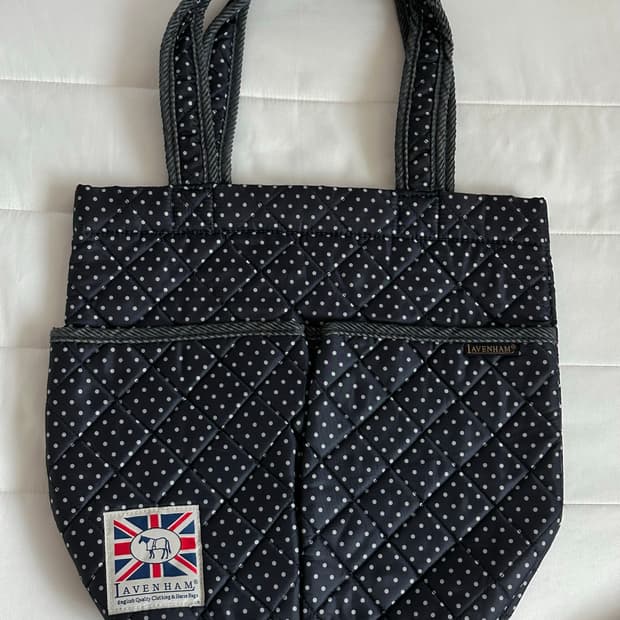 Lavenham 라벤햄 도트 퀼팅 토트백 네이비
