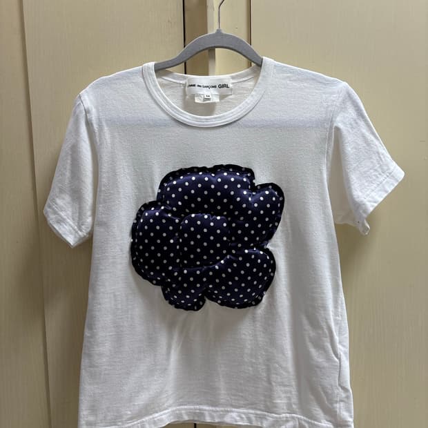 꼼데가르송 걸 플라워 티셔츠