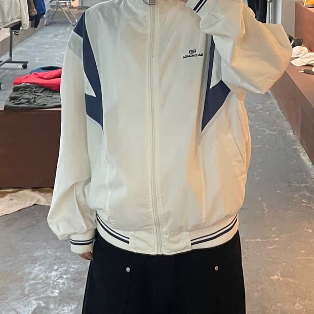 발렌시아가 아카이브 라이선스 올드스쿨 바람막이 H2293