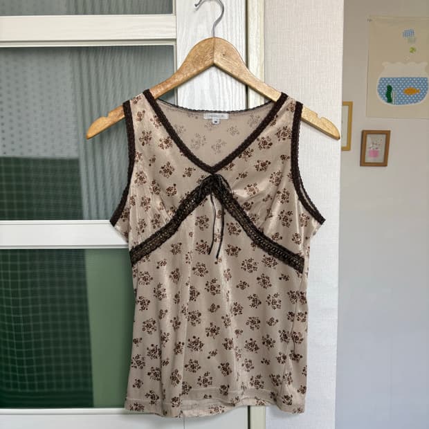 베이지 벨벳 잔꽃 슬리브리스