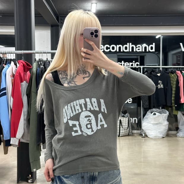 베이프 카키 원숄더 U넥 사루 프린팅 긴발 슬리브