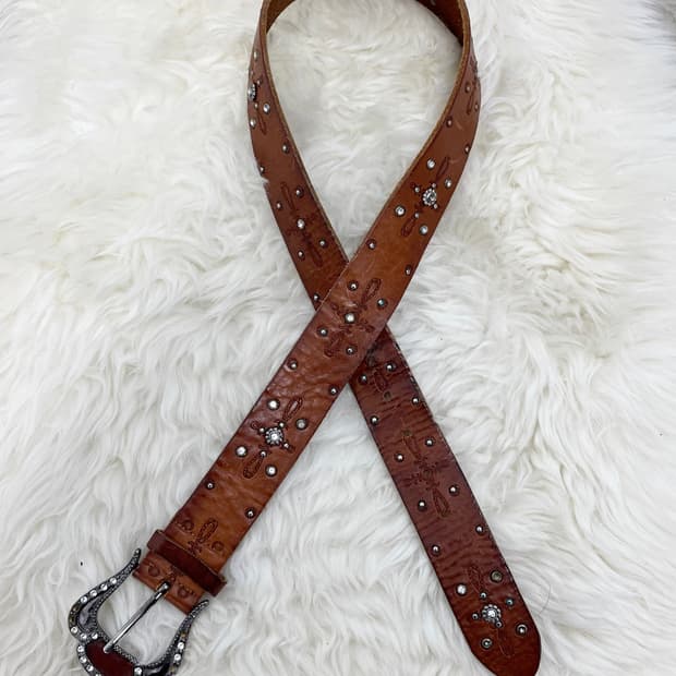 리얼레더 오리엔탈 큐빅 버클 벨트