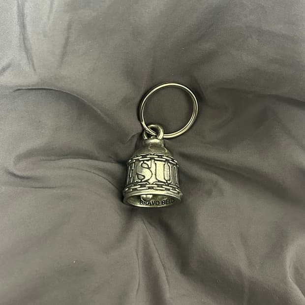 슈프림 23 FW브라보벨 실버 키링