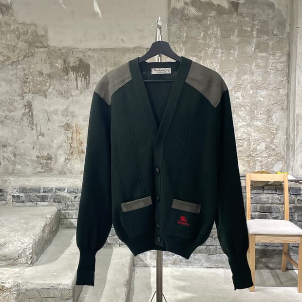 버버리 딥 그린 포켓 인 기마로고 코만도 가디건