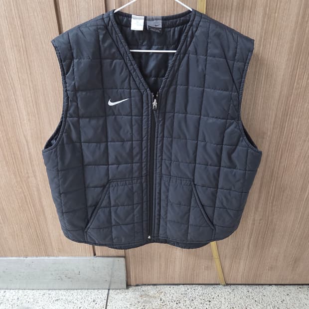 나이키 솔로 스우시 올드스쿨 조끼