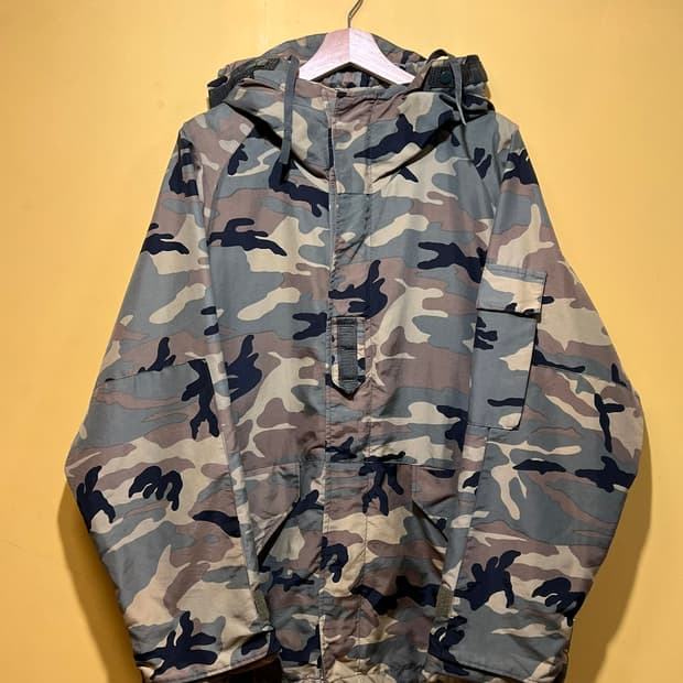 [L] 우드랜드 패턴 카모 바람막이 후드 자켓