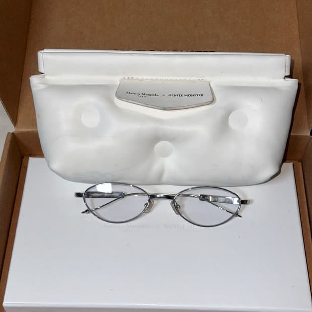 풀박스) 젠틀몬스터 마르지엘라 mm216 실버 클리어