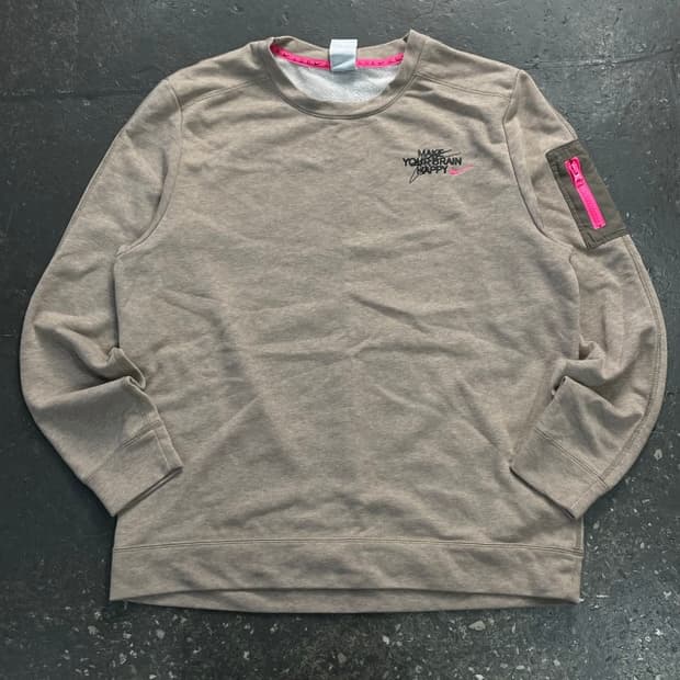 105 나이키 맨투맨