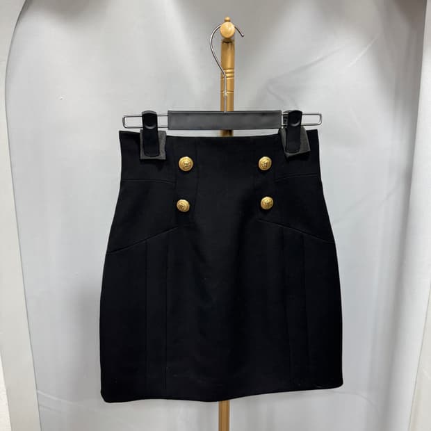 백화점판 발망 버튼 디테일 스커트 36사이즈