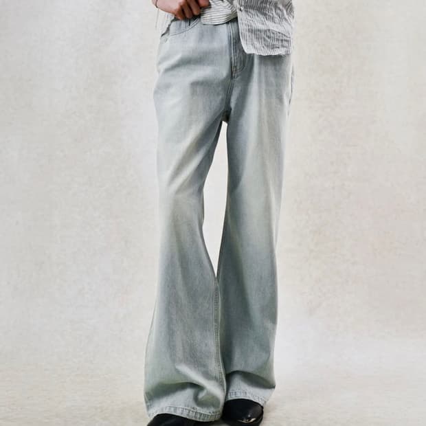 베른 LIGHT WASHED FLARE DENIM (LIGHT BLUE)